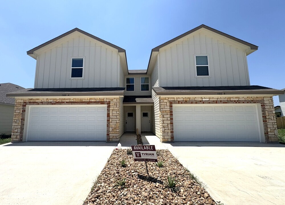 1166 Lindsey Dr, Unit A in Copperas Cove, TX - Building Photo
