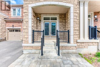 365 Leadwood Gate in Oakville, ON - Building Photo - Building Photo