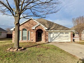 102 Magnolia St in Anna, TX - Building Photo