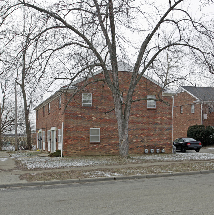 1701 Kings Mill Ct in Dayton, OH - Building Photo