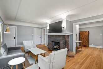 2863 N Frederick Ave in Milwaukee, WI - Building Photo - Building Photo