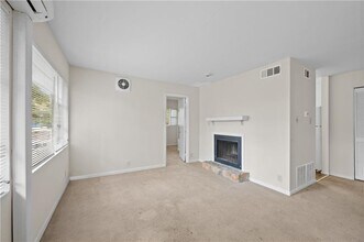 11 Peachtree Hills Ave NE in Atlanta, GA - Building Photo - Building Photo
