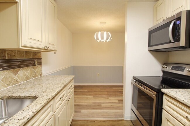 32 Silver Hill Ln in Natick, MA - Building Photo - Building Photo