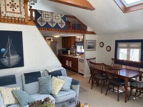 17 Wolcott Ave in Stonington, CT - Building Photo - Building Photo
