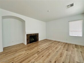 8068 Severn Valley St in Las Vegas, NV - Building Photo - Building Photo