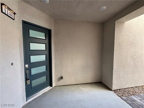 600 Carriage Hill Dr in Las Vegas, NV - Building Photo - Building Photo