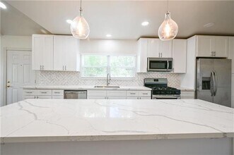 401 Nursery Ave in Metairie, LA - Building Photo - Building Photo