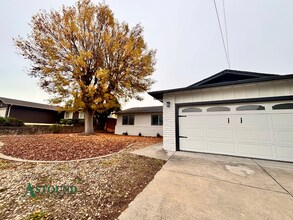 2361 Panoramic Dr in Concord, CA - Building Photo - Building Photo