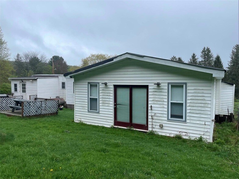 1198 Dahlia Rd in Livingston Manor, NY - Building Photo
