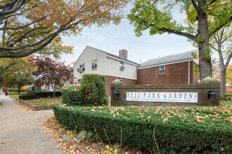 Bell Park Gardens in Oakland Gardens, NY - Building Photo - Building Photo
