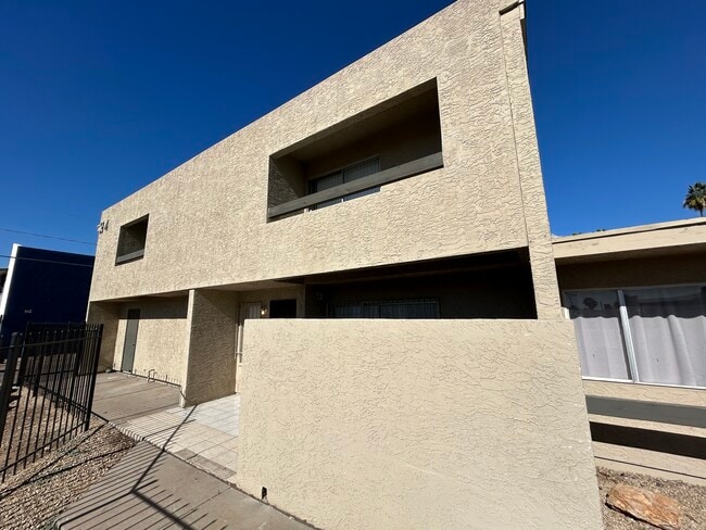 2698 N 43rd Ave in Phoenix, AZ - Building Photo - Building Photo
