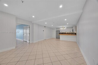 2734 Bird Ave in Miami, FL - Building Photo - Building Photo