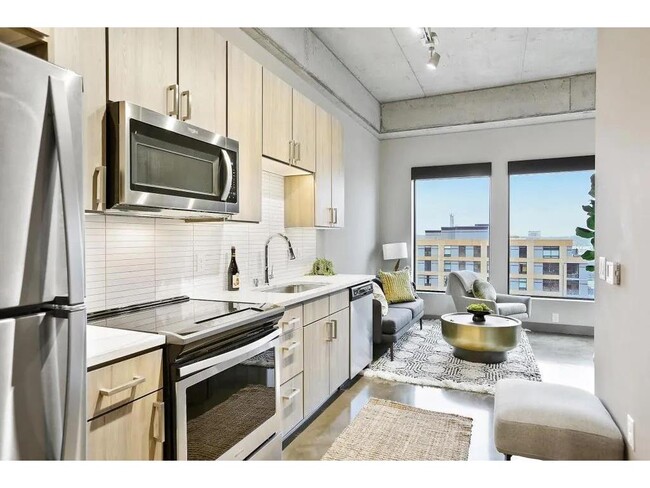 property at 728 N 3rd St