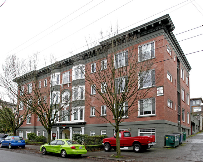 Littlefield Apartments in Seattle, WA - Building Photo - Building Photo