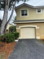 2482 Cordoba Bend in Weston, FL - Building Photo