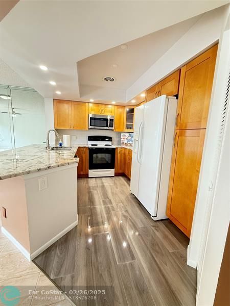 12600 SW 5th Ct in Pembroke Pines, FL - Building Photo - Building Photo