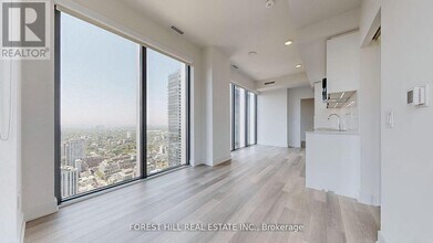 8-4708 Cumberland St in Toronto, ON - Building Photo - Building Photo