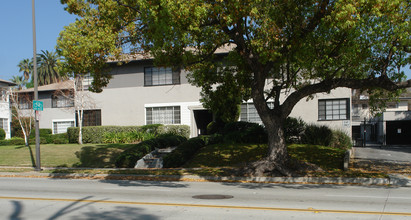 265 California Blvd in Pasadena, CA - Foto de edificio - Building Photo