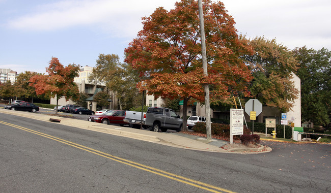 Canterbury Square Condominium in Alexandria, VA - Building Photo - Building Photo