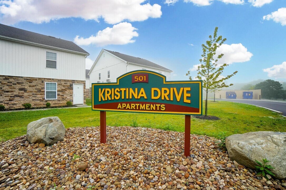 501 Kristina Dr in Bellefontaine, OH - Building Photo
