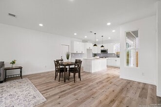 430 Dreiss St in San Antonio, TX - Building Photo - Building Photo