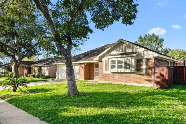 8826 Langdon Ln in Houston, TX - Building Photo - Building Photo