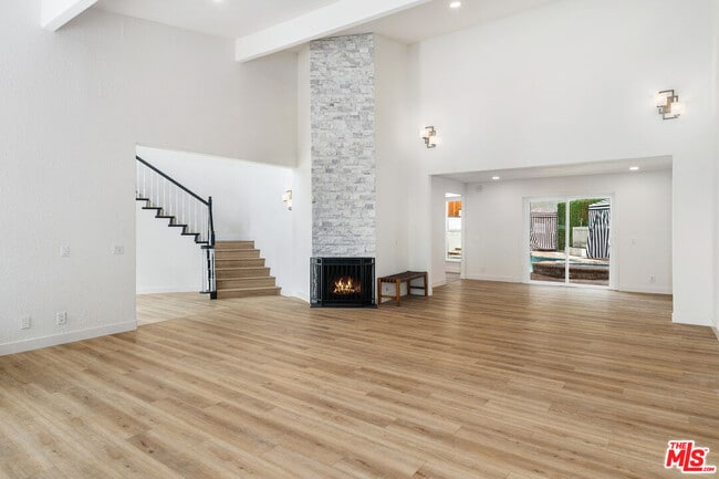 property at 19555 Oxnard St
