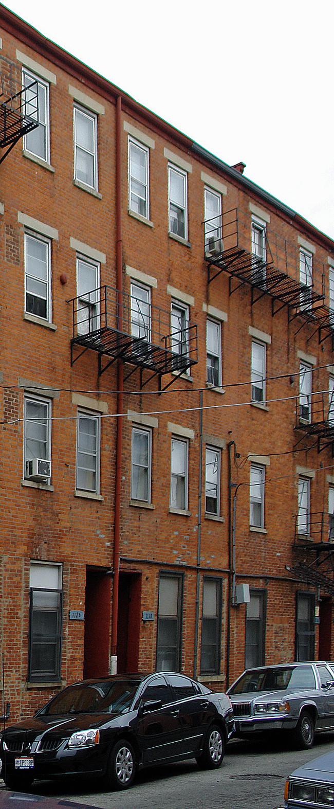 Broadway Square in Cincinnati, OH - Foto de edificio - Building Photo