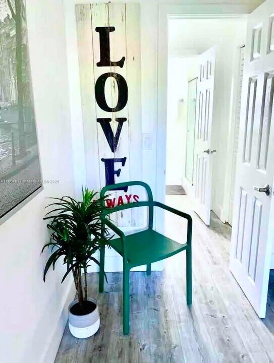 471 NE 37th St in Miami, FL - Building Photo