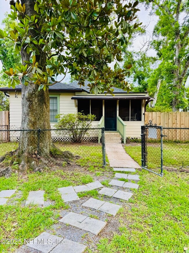 property at 3520 Kingston St