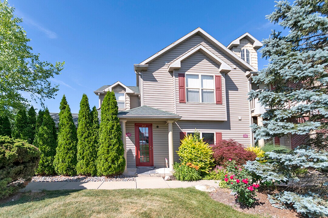 2157 Twilight Pass, Unit 2157 in Holt, MI - Building Photo