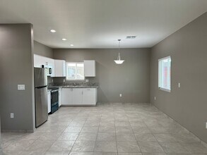 2581 E Pinal Vista in Tucson, AZ - Building Photo - Building Photo