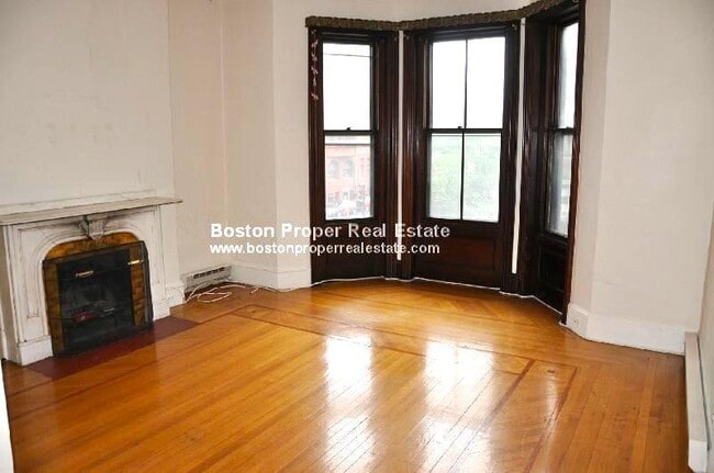 429 Beacon St, Unit 2 in Boston, MA - Building Photo - Building Photo