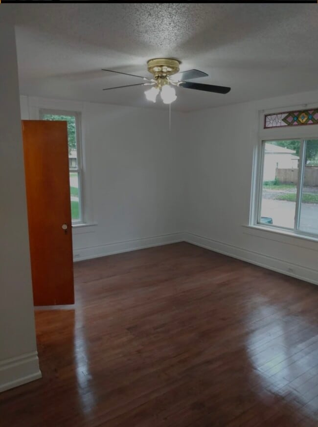 701 Litchfield St, Unit 1 in Bay City, MI - Foto de edificio - Building Photo