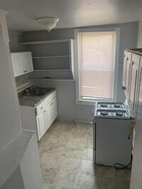 615 Bartlett Ave photo'