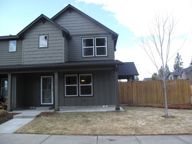 property at 860 N Hindeman St