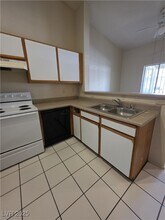 3865 Soda Springs Dr in Las Vegas, NV - Building Photo - Building Photo