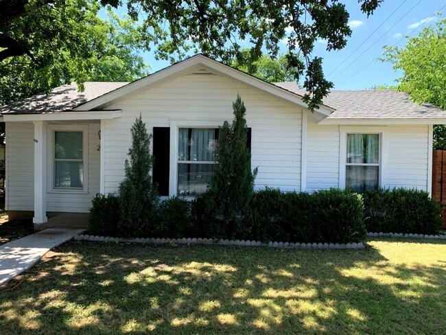 2021 Bluebonnet Dr