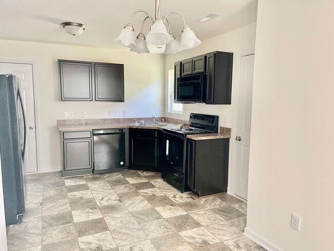 948 Brentwood Pk Ln in Rural Hall, NC - Building Photo - Building Photo