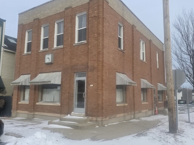 1 Main St in Union, IL - Building Photo - Building Photo