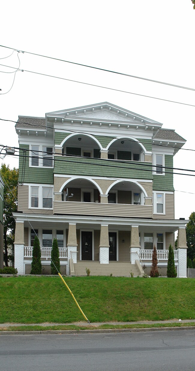 34 Fairview Ave in Hudson, NY - Foto de edificio - Building Photo