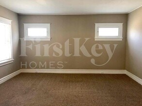 2112 Lexa Dr in Jennings, MO - Building Photo - Building Photo