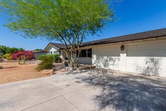 5902 E Edgemont Ave in Scottsdale, AZ - Building Photo - Building Photo