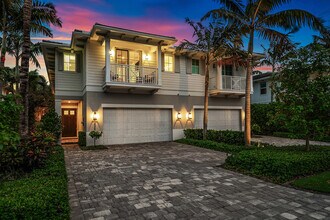 436 NE Wavecrest Way in Boca Raton, FL - Building Photo - Building Photo