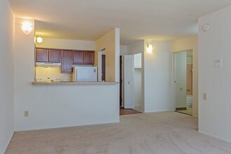 La Colonnade Apartments And Nearby Southgate Apartments For Rent Southgate Mi