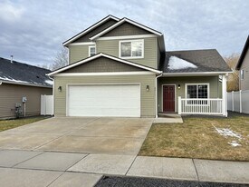 8811 N Elm St in Spokane, WA - Building Photo