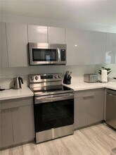 10902 NW 83rd St in Doral, FL - Building Photo - Building Photo