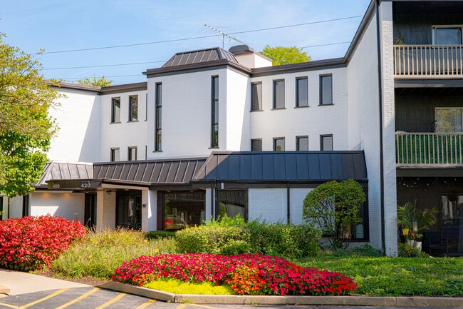 The Eagles in Elk Grove Village, IL - Building Photo - Building Photo