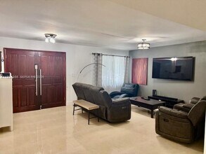 2430 SW 22nd Terrace in Miami, FL - Building Photo - Building Photo