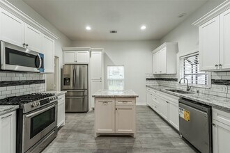212 Clifton St in Houston, TX - Building Photo - Building Photo